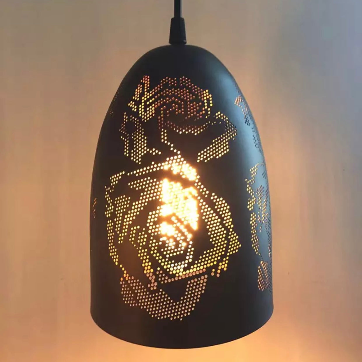 Loft-Vintage-LED-Pendant-Lights-Industrial-Cafe-Bar-Pendant-Lamp-Wrought-Iron-Rust-Carved-Hollow-Lighting-for-Dinning-Room-lumiere